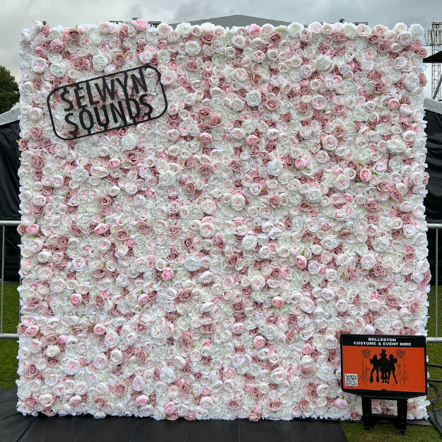 4177-White & Soft Pink Flower Wall